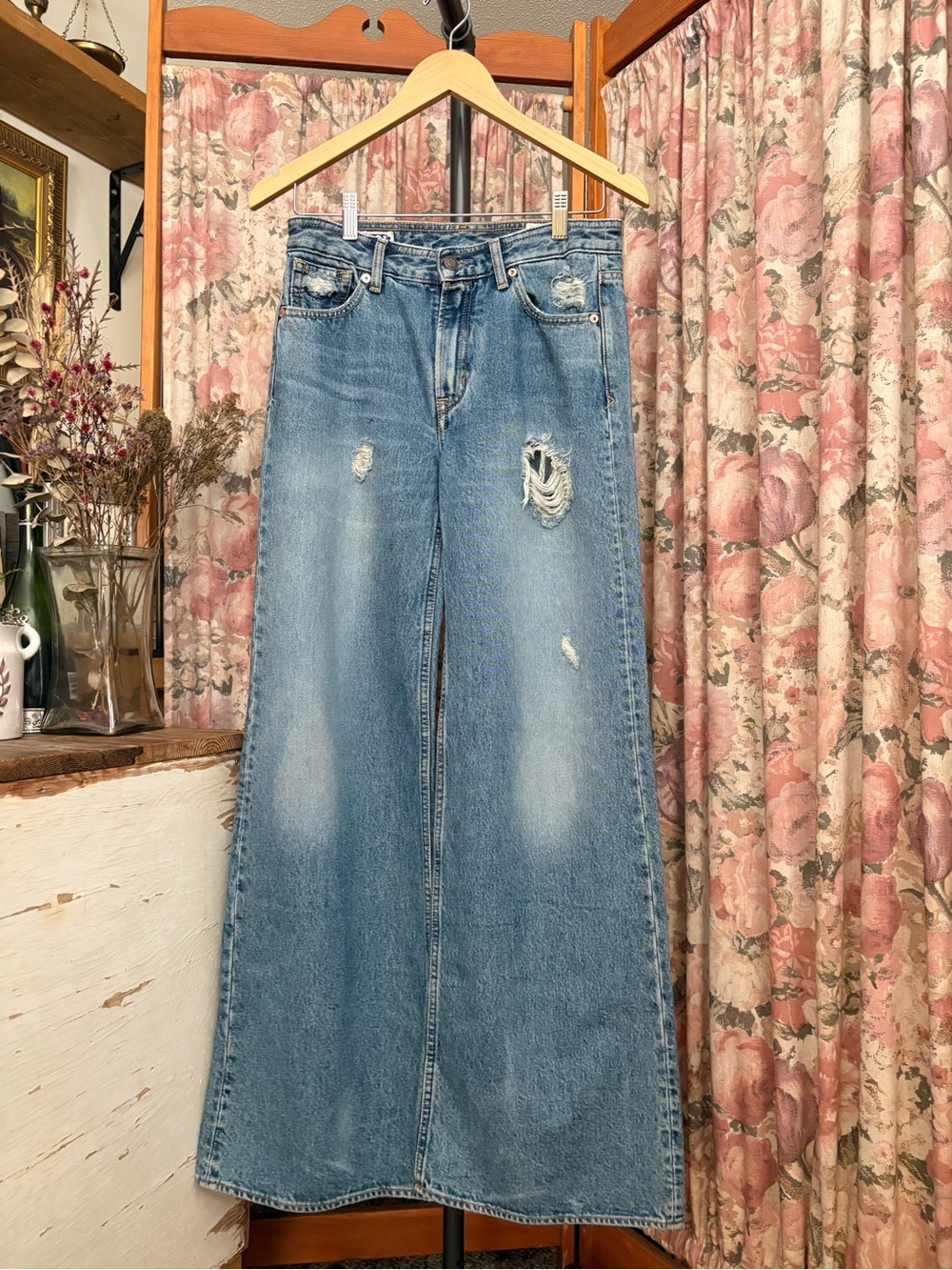 Kings of Indigo| Distressed Light Blue Wide-Leg Jeans